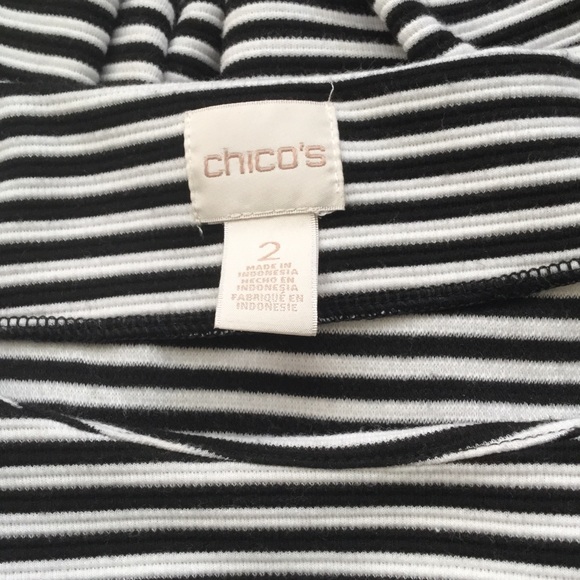 Chico’s Classic black and white top - Picture 3 of 3